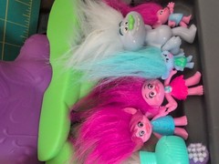 DreamWorks Trolls POD’ular Troll Tree Playset With Troll Figures Lot