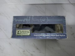 1994 GMC Suburban Bank 1:24 BROOKFIELD COLLECTORS GUILD Die Cast MIB Blue Silver