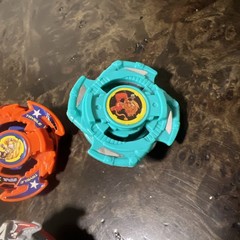 Vintage Beyblade Lot Original Plastic Gen Hasbro lot of beyblades