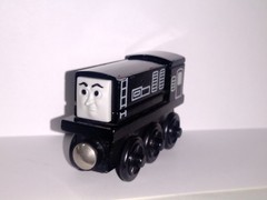THOMAS & FRIENDS WOODEN RAILWAY~DEVIOUS DIESEL~2000 BRITT ALLCROFT (VERY NICE)