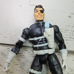 ToyBiz Marvel Legends Nick Fury Series 5 2004 6″ Poseable Action Figure Loose
