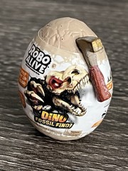 ZURU Robo Alive Dino Fossil Find Surprise Robotic Dinosaur Egg Toy New FREE SHIP