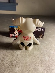 Secret Base Balzac Shocker Skullmerry Vinyl Toy Skull Merry Misfits