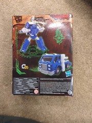 Transformers Generations War for Cybertron: Kingdom Deluxe Class Autobot Pipes