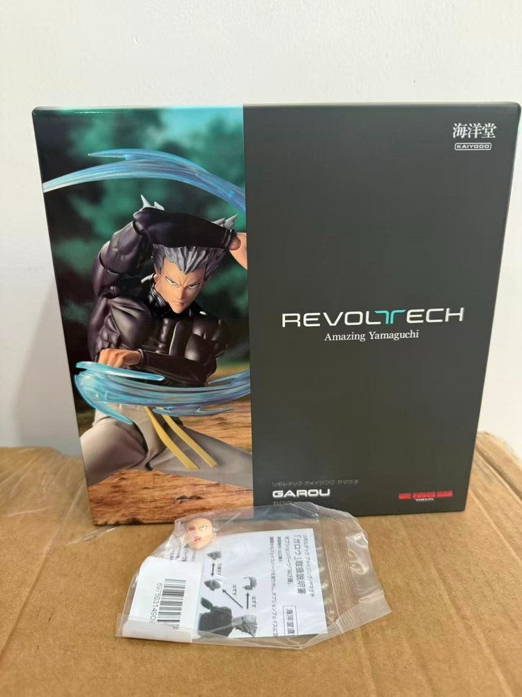 Kaiyodo Revoltech Amazing Yamaguchi Garou One Punch Man Action Figure with Bonus