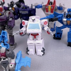 Transformers Core Class Lot o Complete Legacy Studio Series Skywarp Ratchet