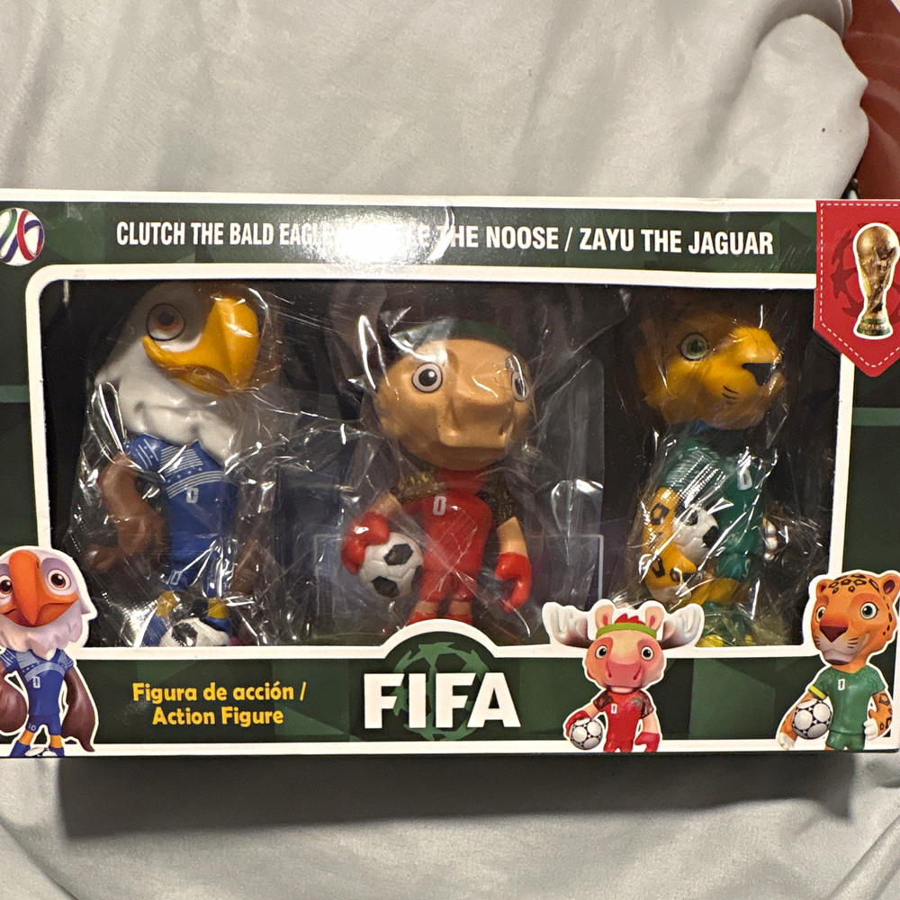 FIFA Boxed Action Figure Set Clutch Eagle Meple Moose Zayu Jaguar + Ball