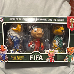 FIFA Boxed Action Figure Set Clutch Eagle Meple Moose Zayu Jaguar + Ball