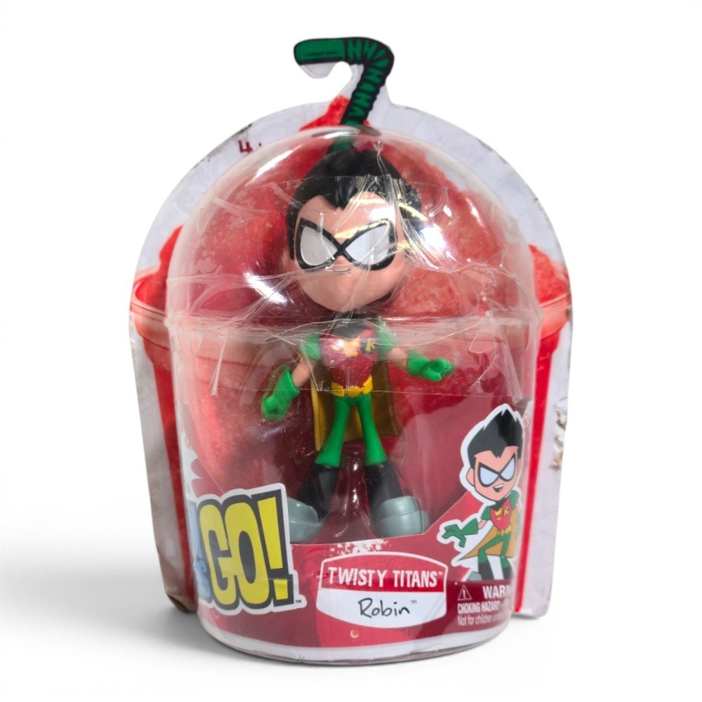 Teen Titans Go Twisty Titans Robin Flexible 6-Inch Figure Ages 4+ [DAMAGED BOX]