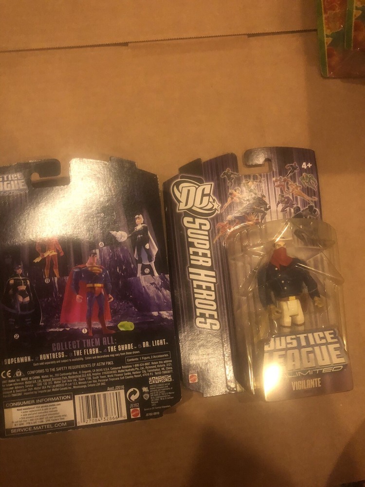 Unopened DC Universe Justice League Vigilante Purple Card