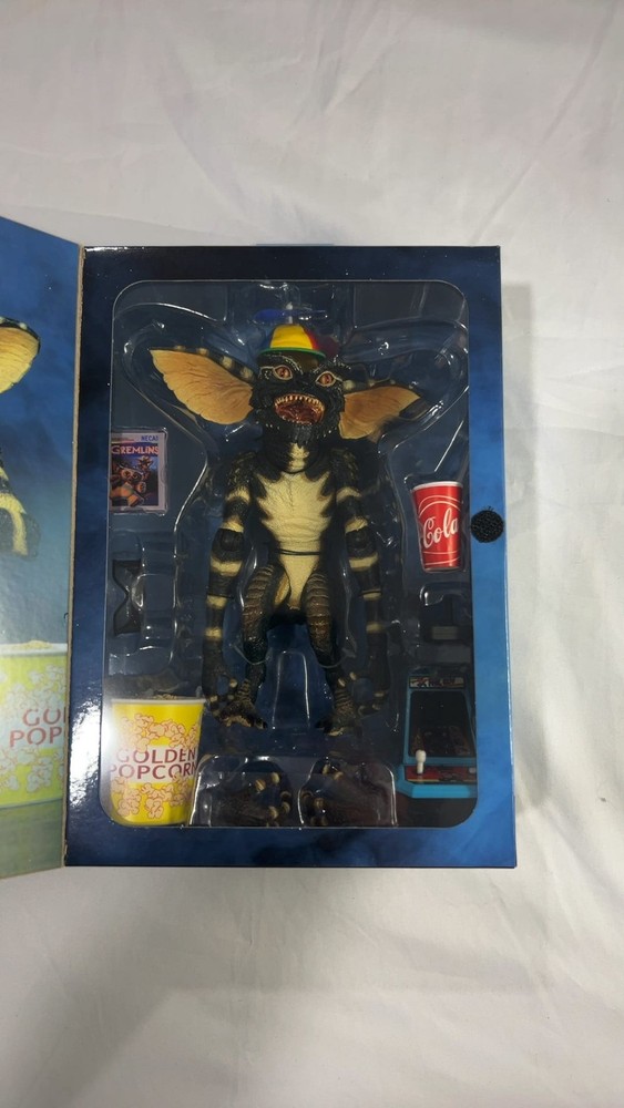 NECA Gremlins Ultimate Gamer Gremlin 7″ Action Figure Reel Toys w/ Accessories