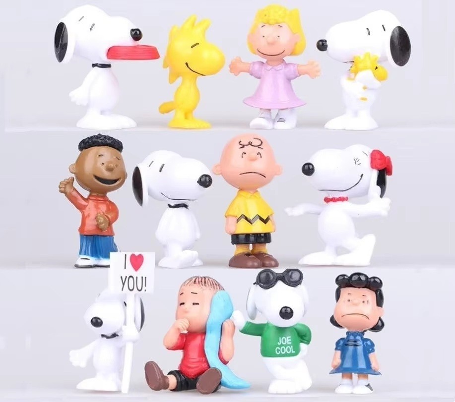 Set of 12 Snoopy Peanuts Charlie Brown Playset 12 Figure Cake Topper Toy Set New