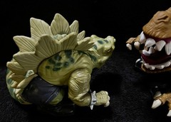 1996 T-BONE • BULLZEYE • STEGZ • SPIKE • VINTAGE EXTREME DINOSAURS MATTEL