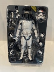 Hot Toys FINN First Order Stormtrooper Version Force Awakens MMS367 1/6