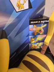 2026 Jazwares Pokémon Battle Action Pikachu Figure Lights 100+ Reactions NIB