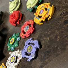 Vintage Beyblade Lot Original Plastic Gen Hasbro lot of beyblades