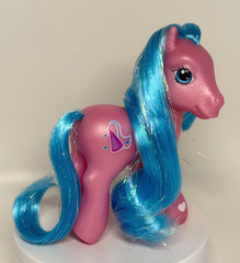 2003 Hasbro G3 My Little Pony Pink Sparkle Pony Pretty Fashions Royal Ribbon MLP
