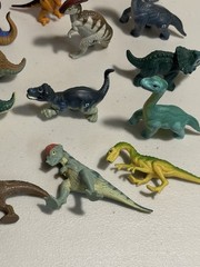 Jurassic Park Lost World Mini Hatchling Lot Of 20 T-rex Carnotaurus Collection