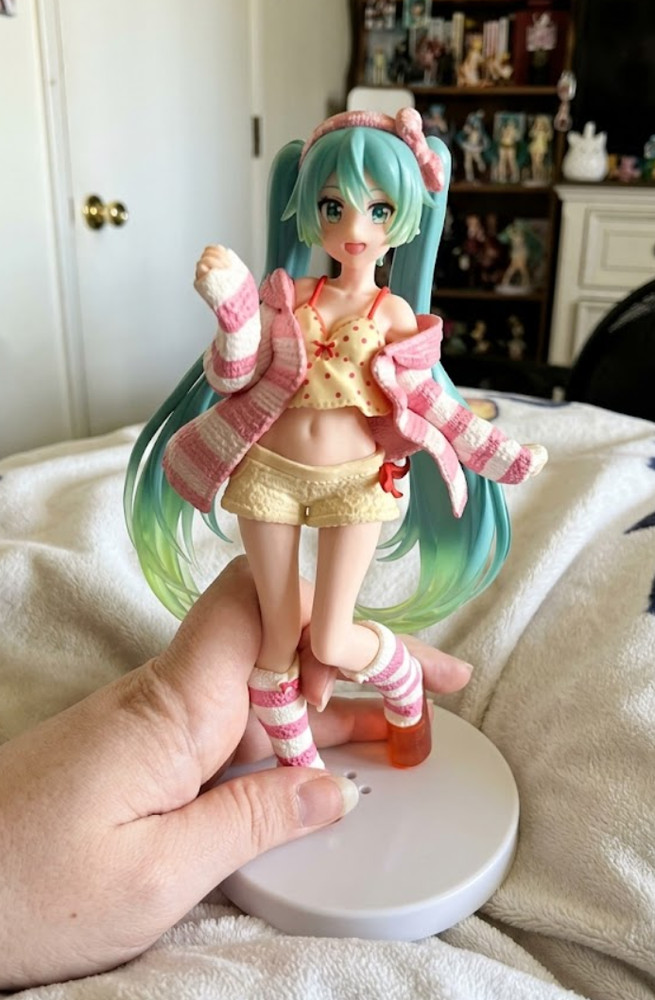 20cm Hatsune Miku Pajamas Ver Anime PVC Figure Standing Model Toy Gift