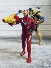 Avengers Marvel Infinity War Iron Man vs. Thanos Battle Set Tested