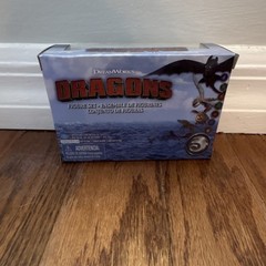 DreamWorks How to Train Your Dragon Figure Set: Hiccup, Toothless, LightFury Box