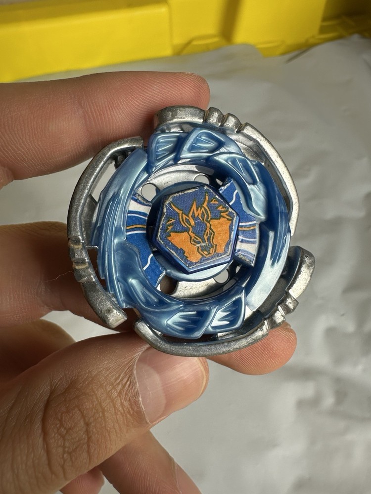 Cyber Pegasus 105F Beyblade Hasbro Metal Fusion