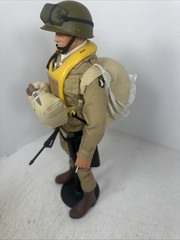 1/6 HASBRO GI JOE WW2 101ST AIRBORNE PARATROOPER D DAY W/ REAL PARACHUTE M1A1