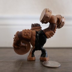 Blip Toys: Ninja Kidz – Mystery Ninja Ball Series 3 – Elemental Iron Fury Figure
