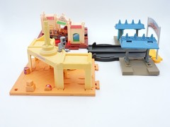 Radiator Springs Tour playset DISNEY Pixar CARS On the Road die cast McQueen 2 3