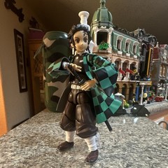 Demon Slayer: Kimetsu no Yaiba Tanjiro Action Figure Sword Extra Hands/Head