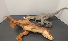 2 -Mattel Jurassic Park Tyrannosaurus Rex 22″ 1- Walking/Sound Unbranded