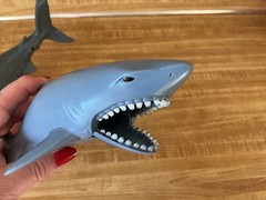 IT’S SHARK WEEK 🦈 CHOMPING Great White Sharks plastic toy figures BITE ACTION