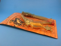 VINTAGE TEXAS RANGER MARSHALL SILVER PISTOL BADGE KNIFE SET CARDED * ARGENTNA 70