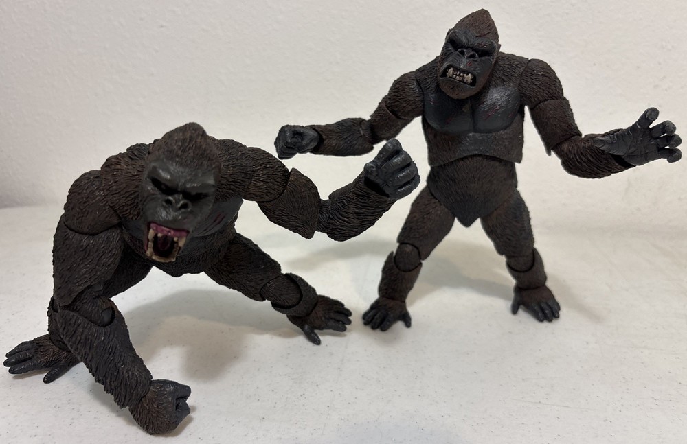 2 NECA King Kong 8″ Action Figures: #42749 (2020) & Ultimate #42742 (2021) *READ