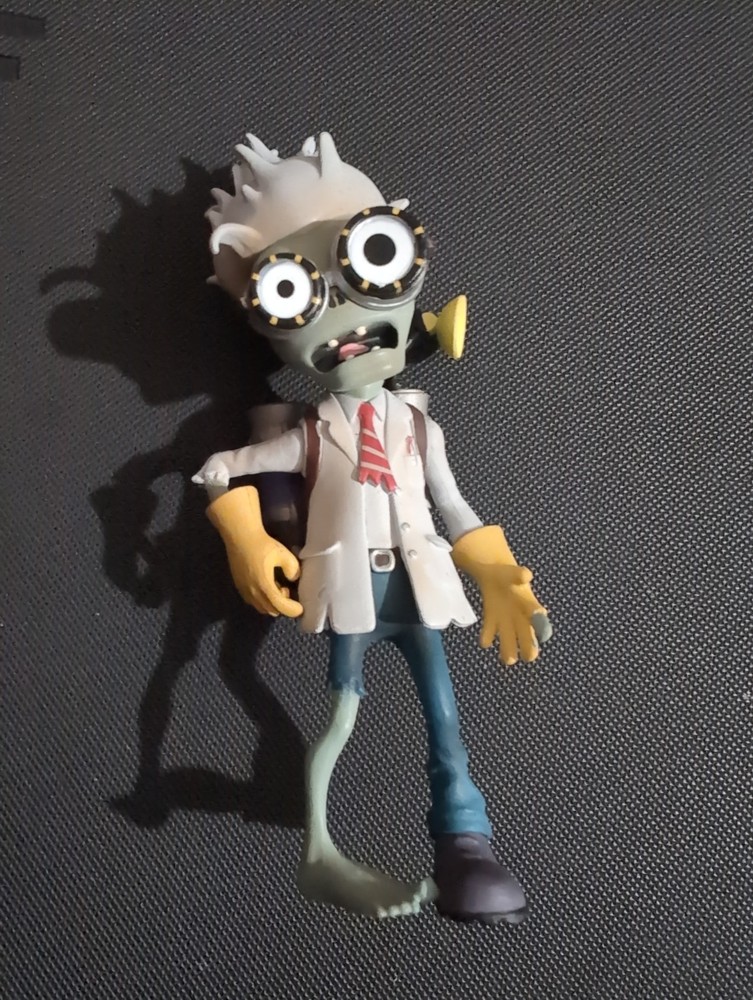 Plants vs. Zombies Garden Warfare Diamond Select Zombie Scientist Incomplete