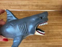 IT’S SHARK WEEK 🦈 CHOMPING Great White Sharks plastic toy figures BITE ACTION