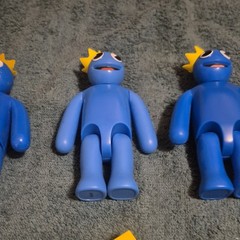Rainbow Friends Plastic Action Figure Set Lot w/ Blocks & Accessories