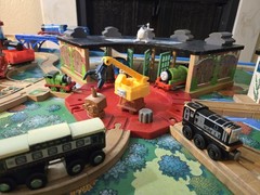 Thomas the train Ultimate bundle– Train table, tracks, and more included