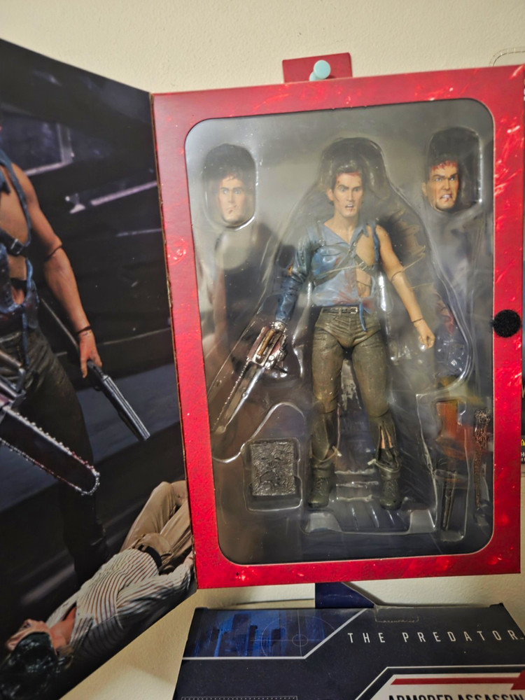Evil Dead 2: Dead by Dawn Ash Action Figure, Chainsaw/Shotgun, Alt Head