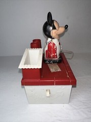 Vintage 1973 Mickey Mouse Battery Powered Toothbrush, 1973, Kenner- Read Desc
