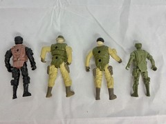 Military Soldier Action Figure Collection Set of 4 Camouflage Uniforms Plastic