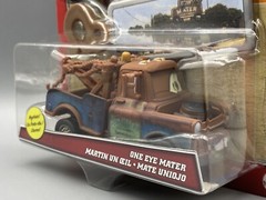 Disney Pixar Cars 2021 Welcome to Radiator Springs One Eye Mater with Key Chain