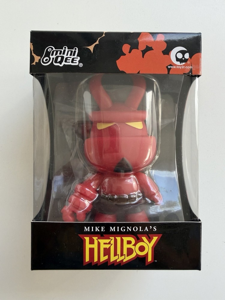 Dark Horse Deluxe Mike Mignola’s Hellboy Mini Qee 5″ Action Figure Mint In Box