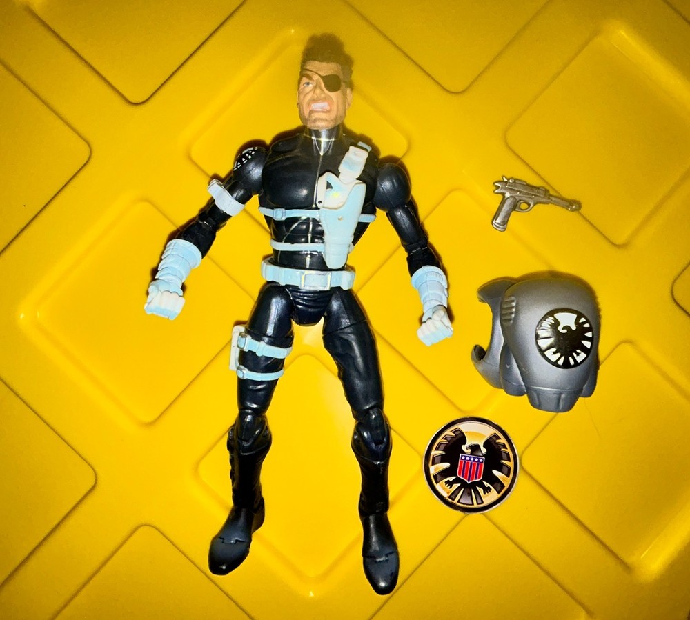 NICK FURY loose Marvel Legends ToyBiz 2004 Shield