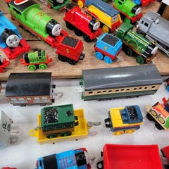 Huge Thomas & Friends Trains Lot Die Cast & Plastic Engines Cars Coaches