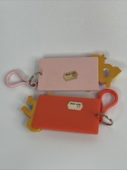 VINTAGE Berenstain Bear Vinyl Plastic Toy Lot Of 3 Figures And 2 Luggage Tags