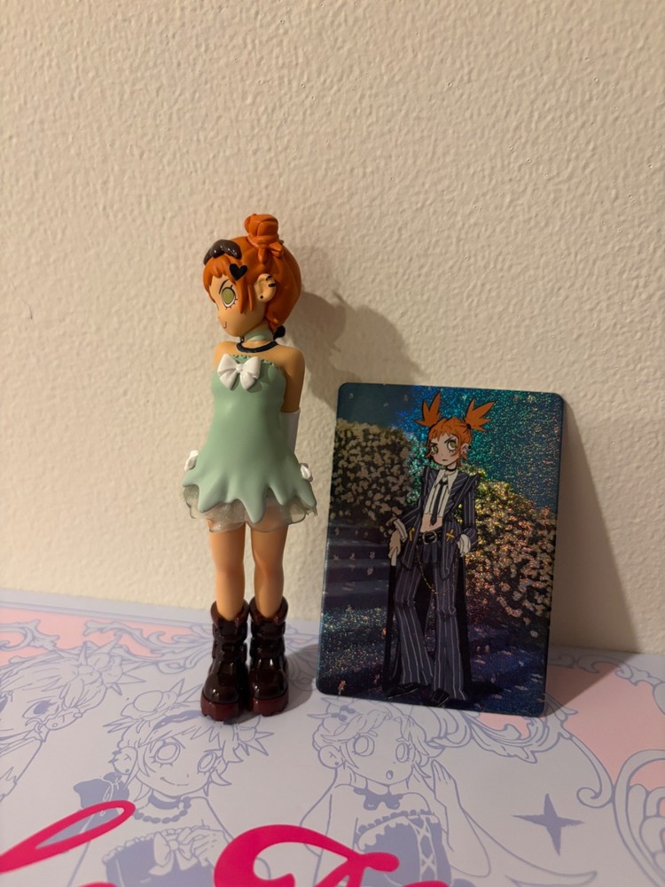 Peach Riot A La Mode Gigi with Guitar and Met Gala Card Pop Mart