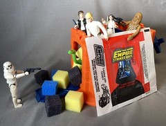 Trash Compactor “Trash” ⚫️🟡🔵🌑 / “Replacement Foam” STAR WARS Death Star TOPPS
