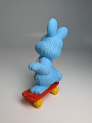 VINTAGE 1980s CARE BEARS COUSIN PVC MINI SWIFT HEART RABBIT ON SKATEBOARD