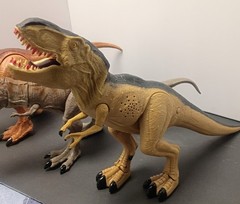 2 -Mattel Jurassic Park Tyrannosaurus Rex 22″ 1- Walking/Sound Unbranded